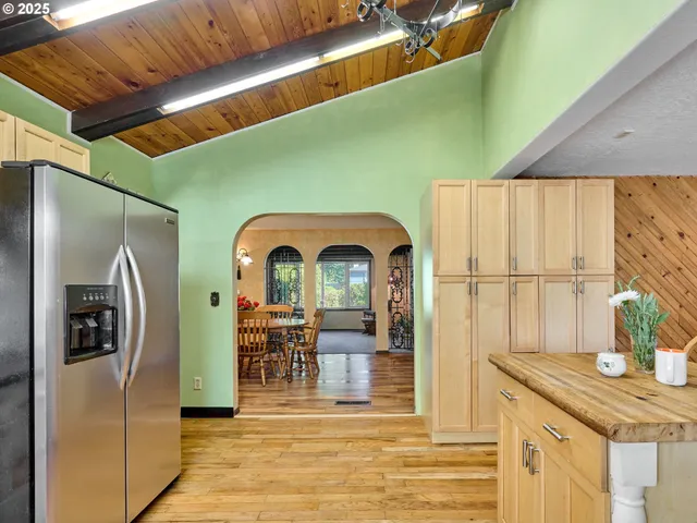 $539,000 | 940 Southwest Main Avenue, Mill City, OR 97360