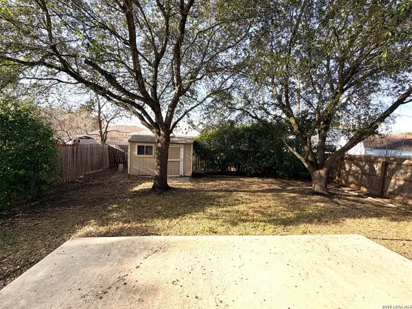 $1,995 | 9202 Roquefort, San Antonio, TX 78250