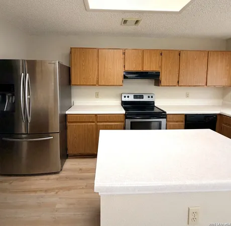 $1,995 | 9202 Roquefort, San Antonio, TX 78250