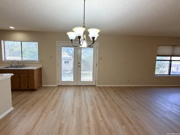 $1,995 | 9202 Roquefort, San Antonio, TX 78250