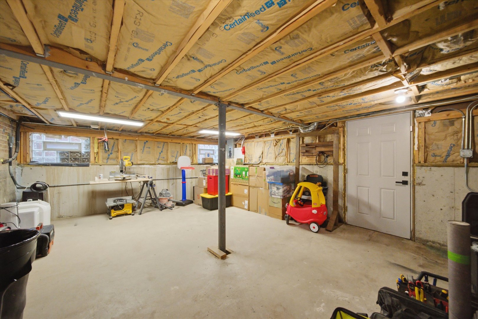 6057 North Tripp Avenue Chicago, IL 60646 - Photo 37 of 45