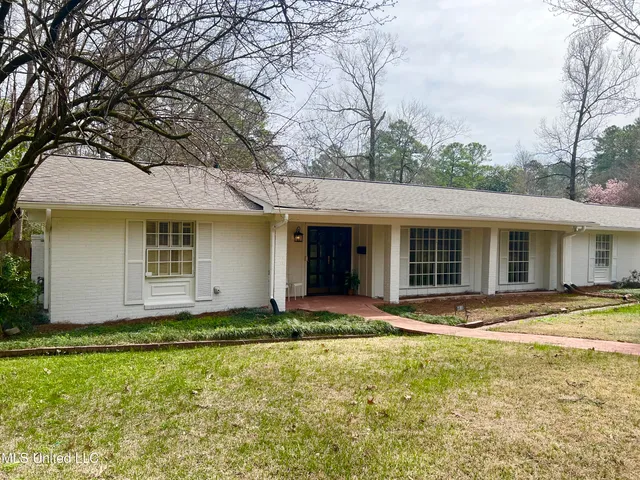 $349,000 | 4810 Shadowwood Drive, Jackson, MS 39211