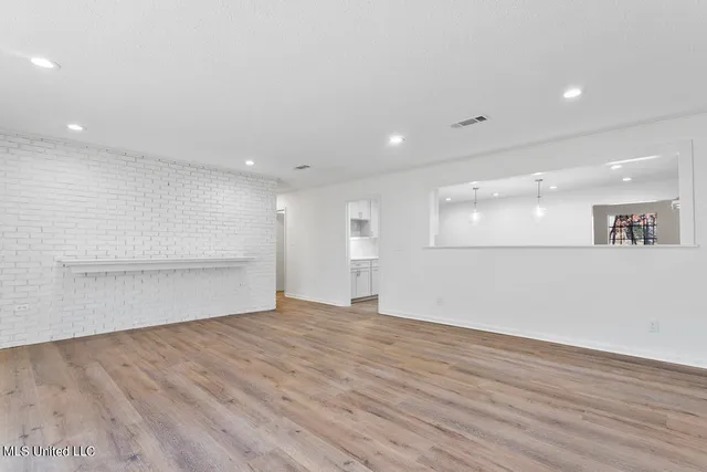 $344,900 | 4810 Shadowwood Drive, Jackson, MS 39211