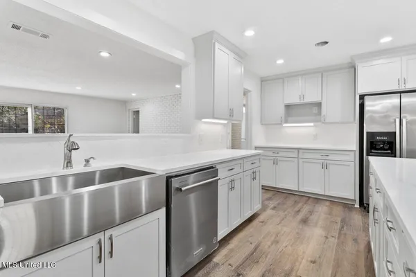 $344,900 | 4810 Shadowwood Drive, Jackson, MS 39211