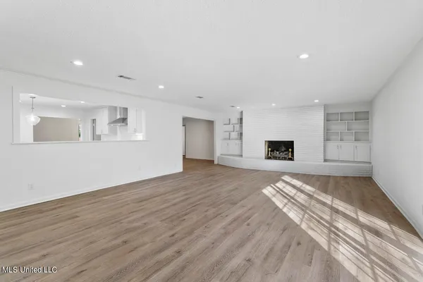 $344,900 | 4810 Shadowwood Drive, Jackson, MS 39211