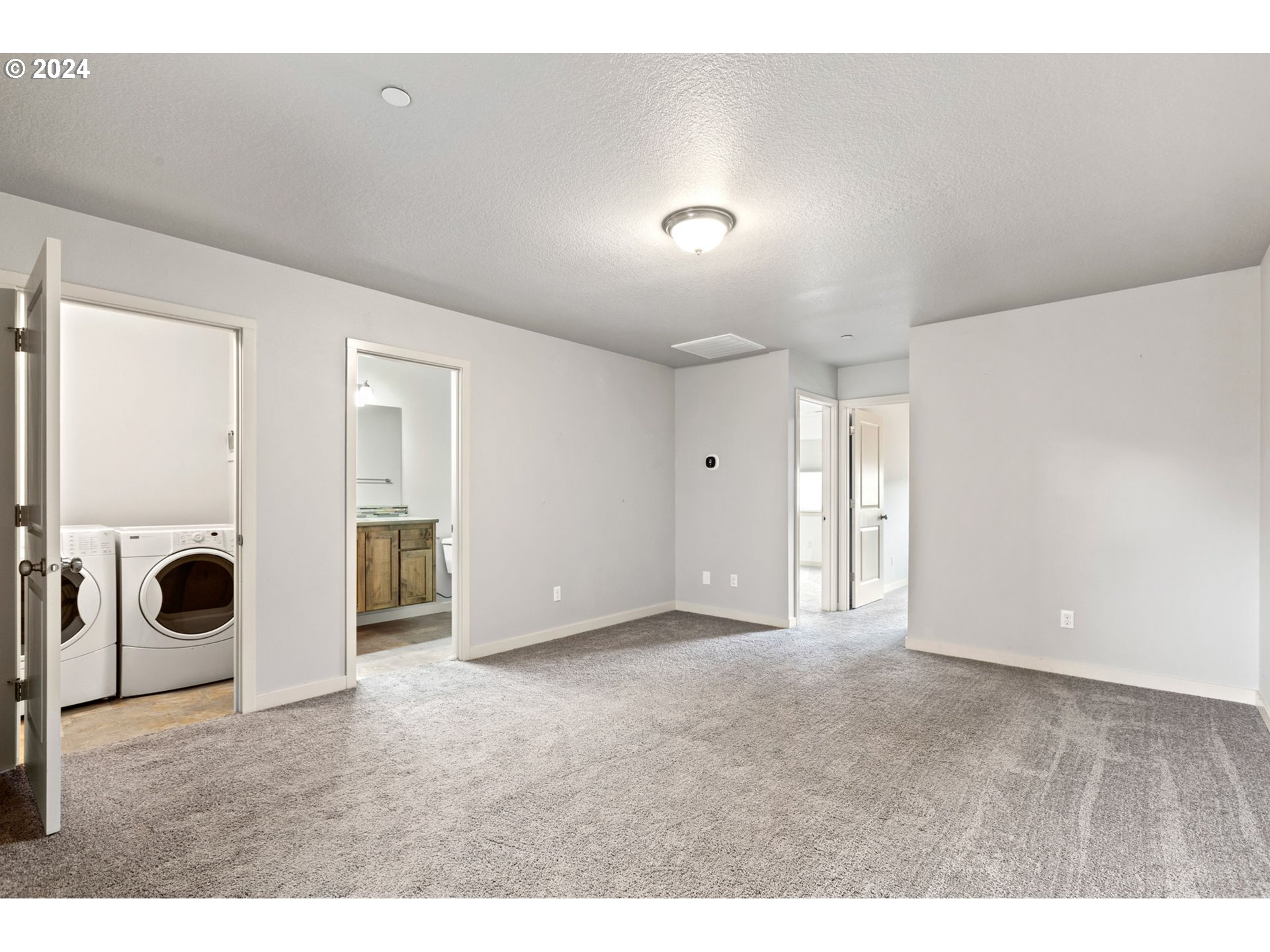 117 North 44th Place Ridgefield, WA 98642 - Photo 14 of 30 a view of an empty room