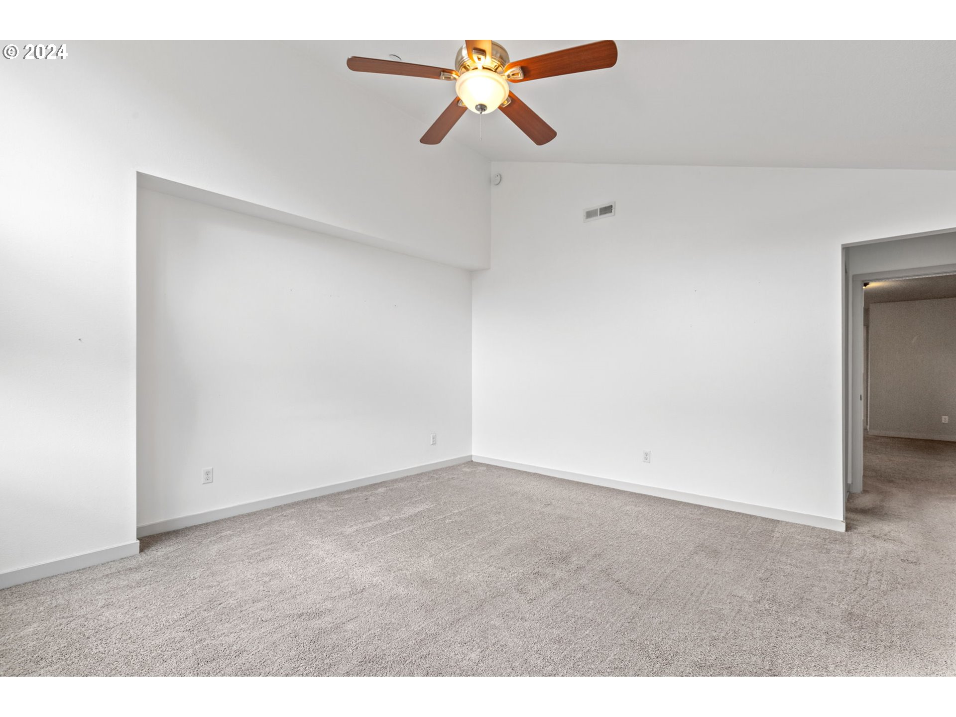 117 North 44th Place Ridgefield, WA 98642 - Photo 20 of 30 a view of an empty room