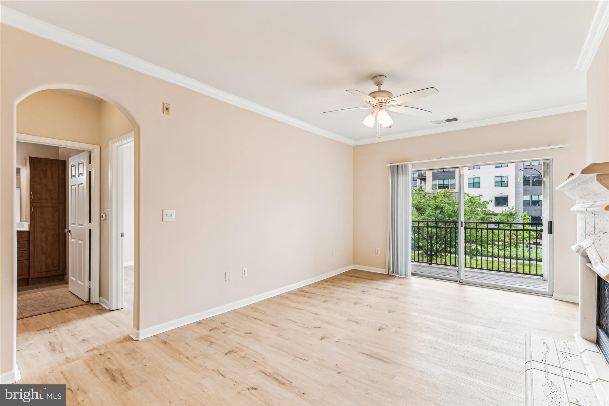 12941 Centre Park Circle, Unit 216 Herndon, VA 20171 - Photo 13 of 44 a view of an empty room with a window