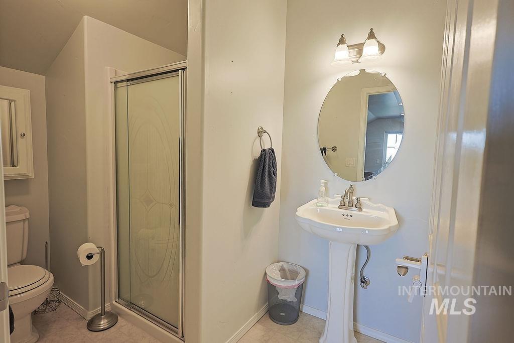 24 Harris Circle Shoshone, ID 83352 - Photo 25 of 39 Full bath with a shower stall