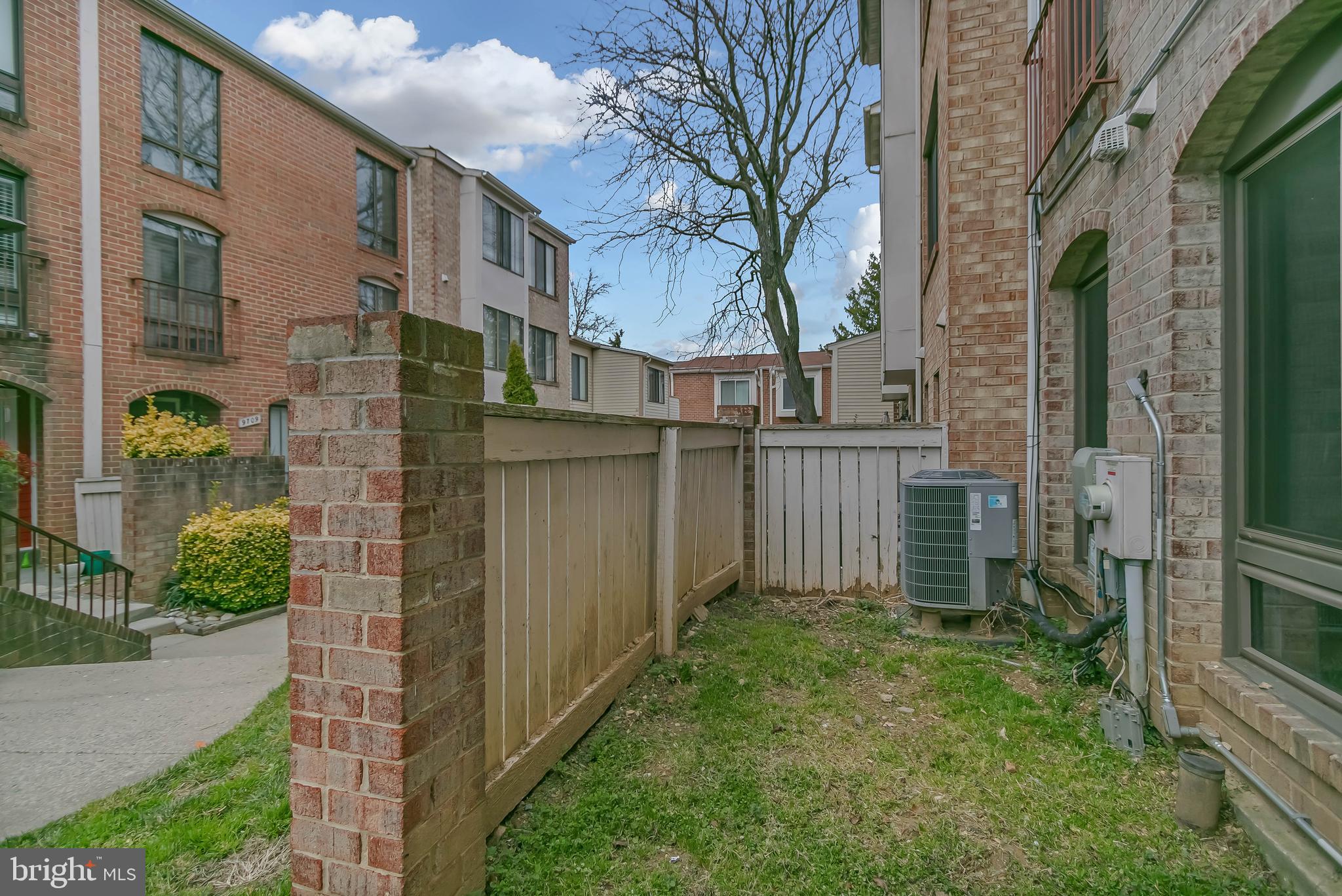 9611 Brassie Way Montgomery Village, MD 20886 - Photo 4 of 32