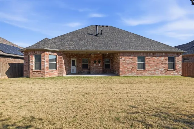 $399,900 | 906 Chestnut Grove Drive, Cleburne, TX 76033