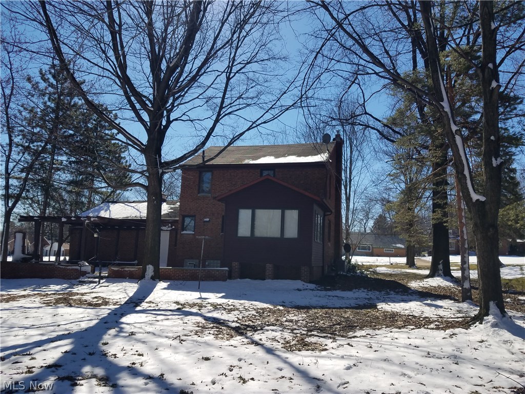 383 Chestnut Road Independence, OH 44131 - Photo 3 of 13 Gallery Image 3