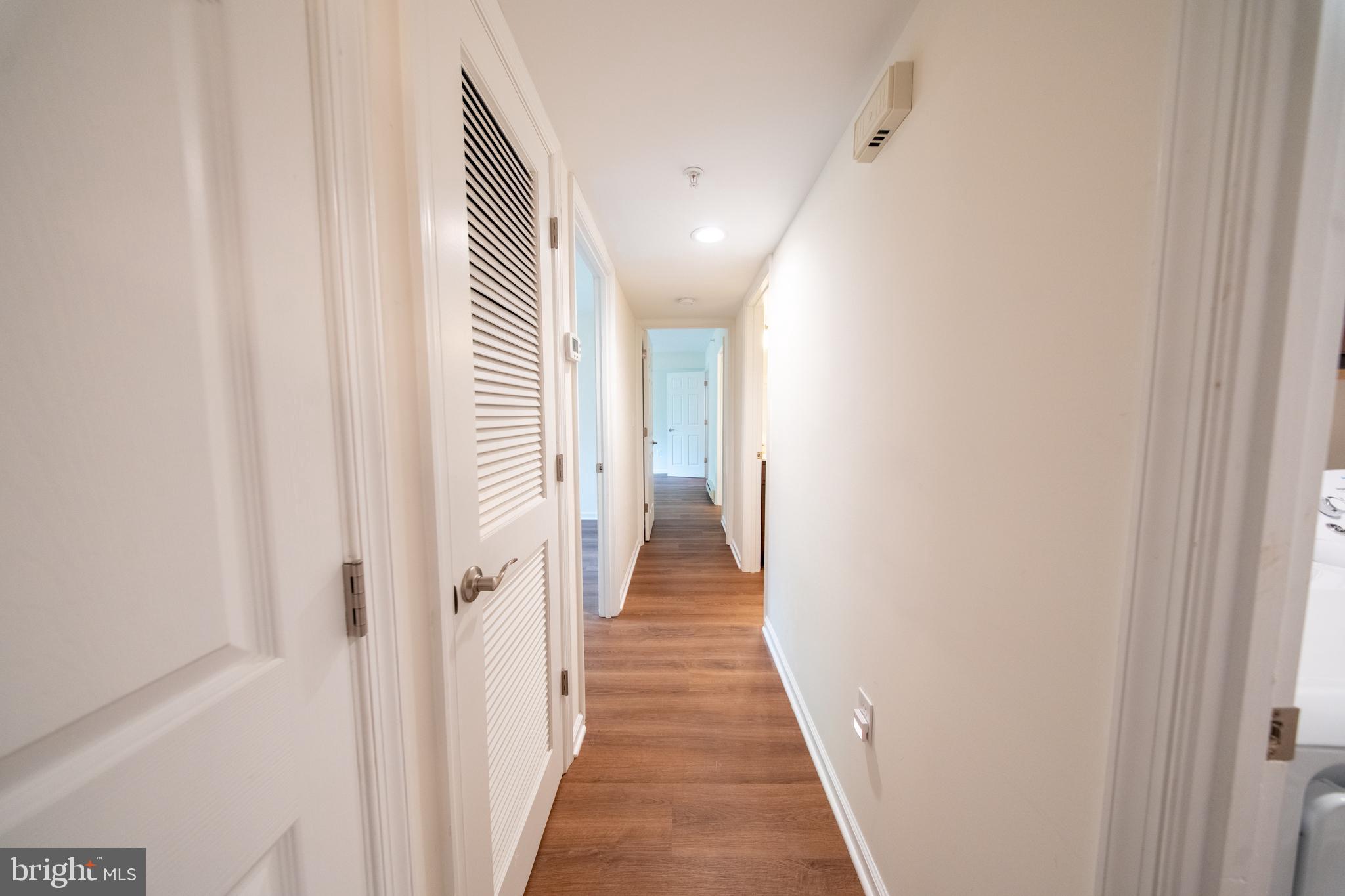 15210 Elkridge Way, Unit 912J Silver Spring, MD 20906 - Photo 21 of 35 hallway