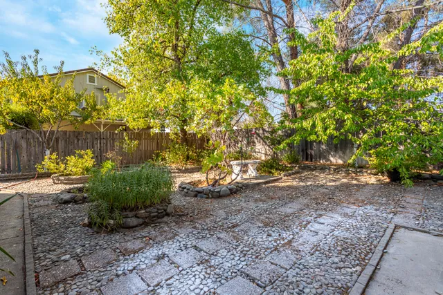 $379,900 | 2350 Amethyst Way, Redding, CA 96003