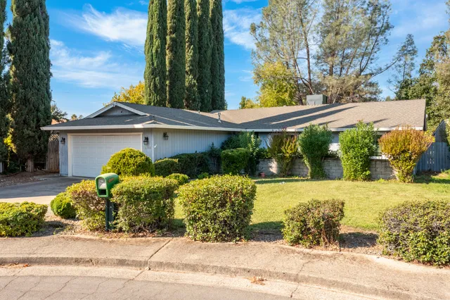 $379,900 | 2350 Amethyst Way, Redding, CA 96003