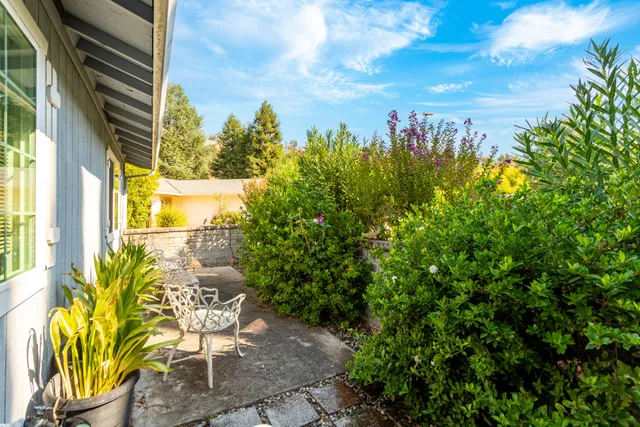 $379,900 | 2350 Amethyst Way, Redding, CA 96003