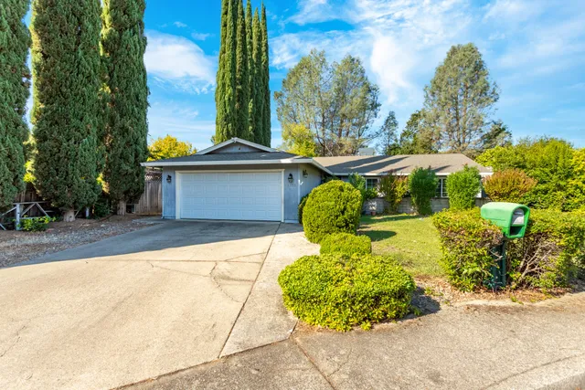 $379,900 | 2350 Amethyst Way, Redding, CA 96003