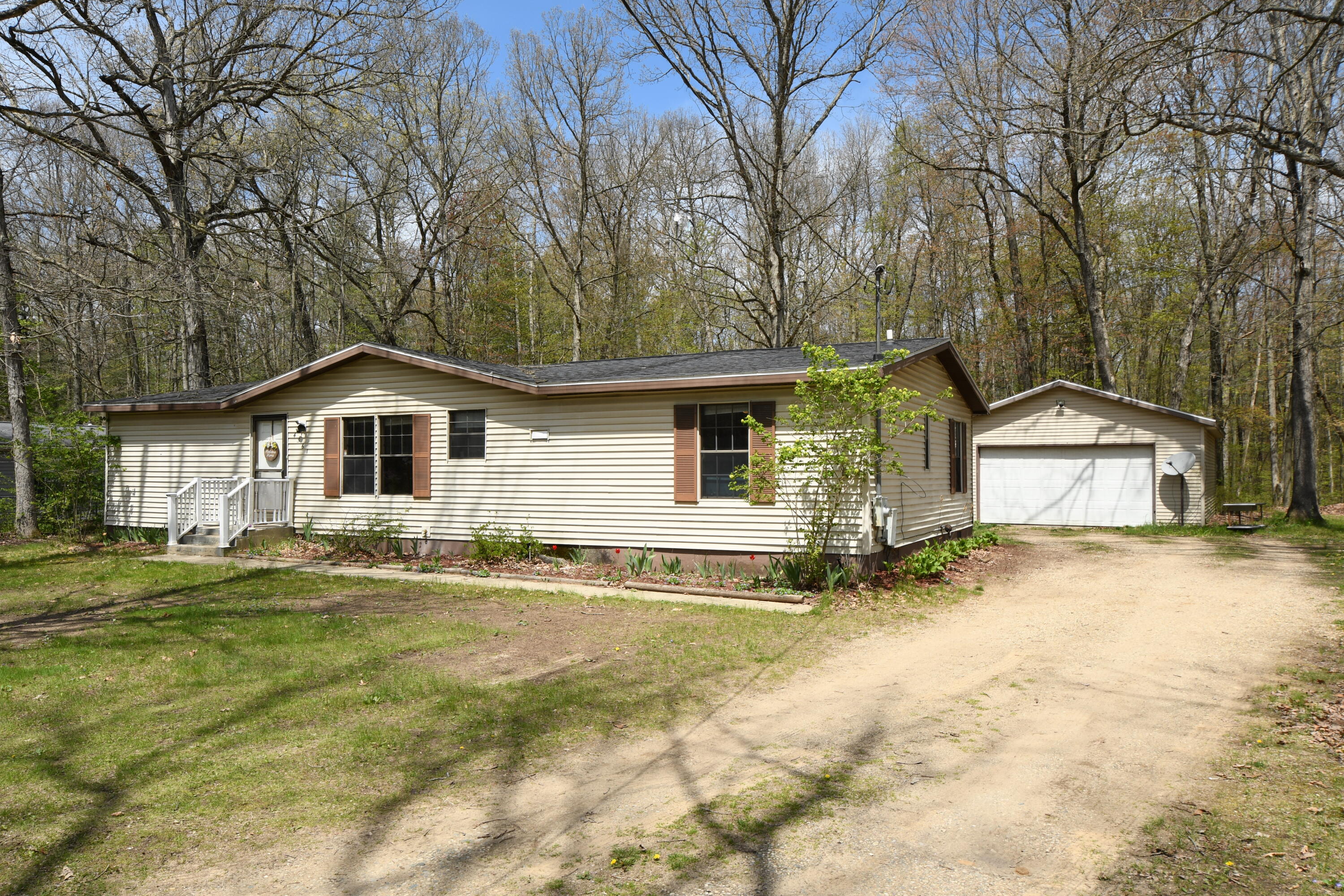 4361 Moore Road Allegan, MI 49010 - Photo 36 of 47 DSC_2068