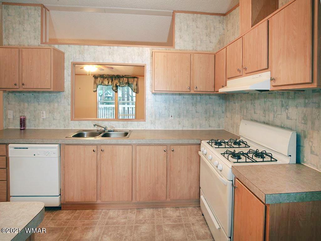 421 Timber Ridge Loop Show Low, AZ 85901 - Photo 14 of 25 Gallery Image 14