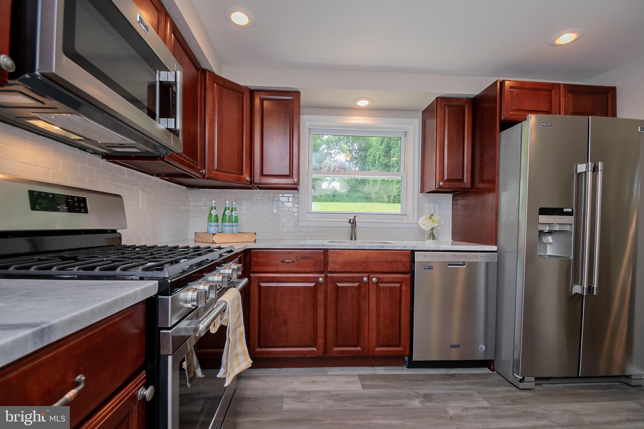 435 Hidden Valley Road Aston, PA 19014 - Photo 11 of 27 Kitchen