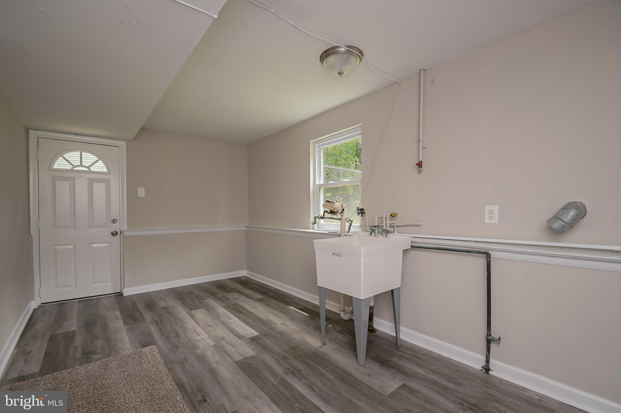 435 Hidden Valley Road Aston, PA 19014 - Photo 24 of 27 Mudroom