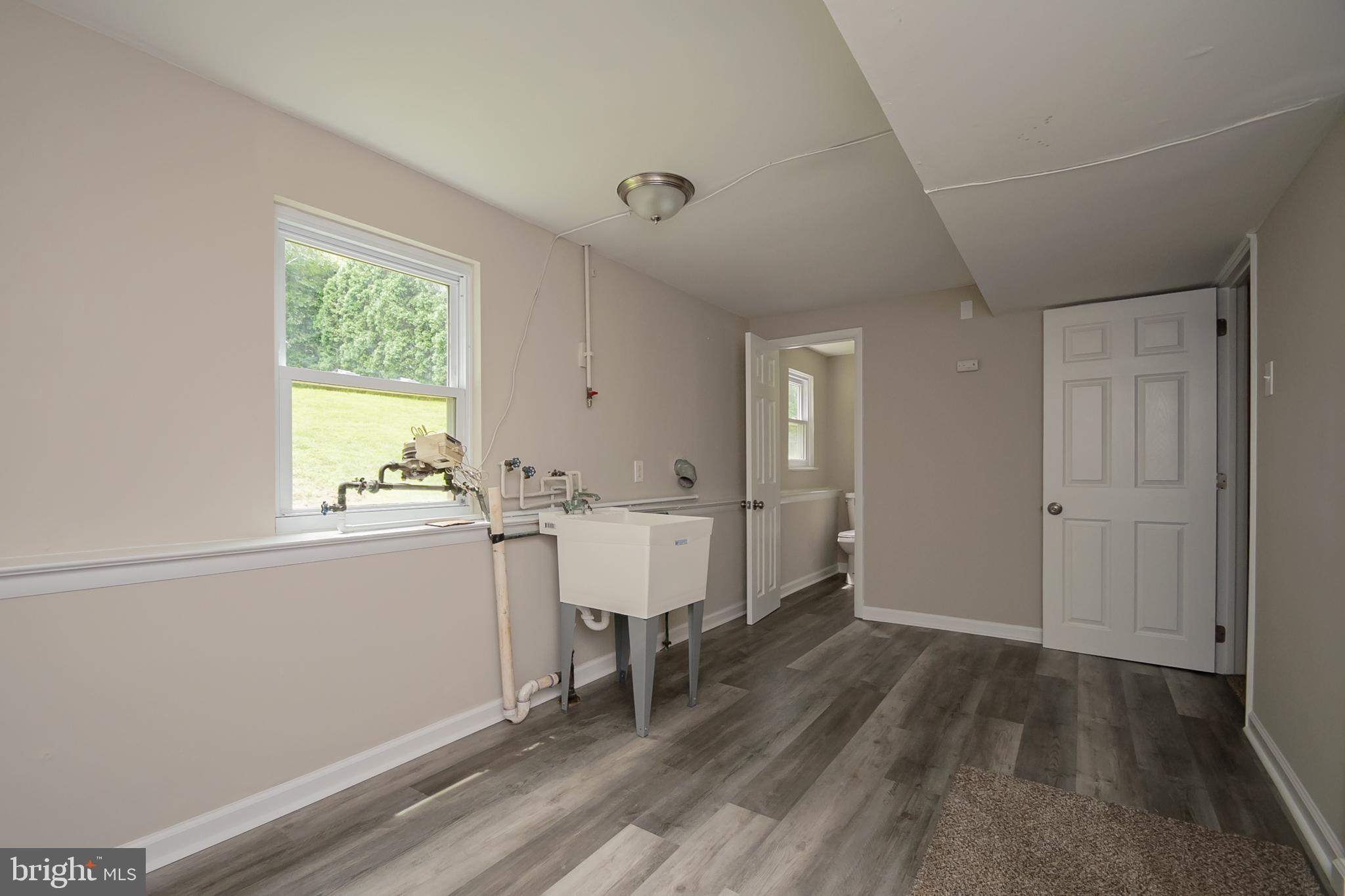 435 Hidden Valley Road Aston, PA 19014 - Photo 25 of 27 Mudroom