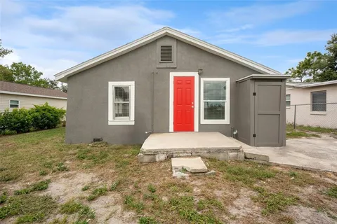 a front view of house with yard