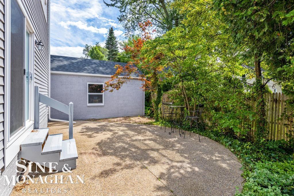 101 Mapleton Road Grosse Pointe, MI 48236 - Photo 23 of 28 50119215-22.JPG
