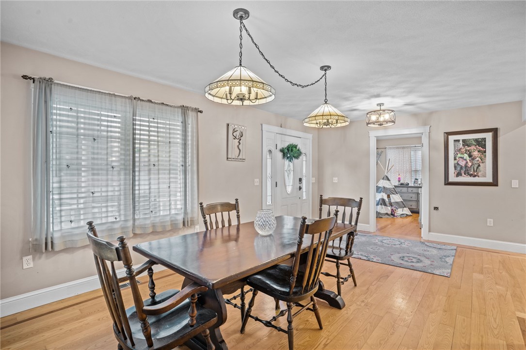 413 Hope Furnace Road Hope, RI 02831 - Photo 12 of 44
