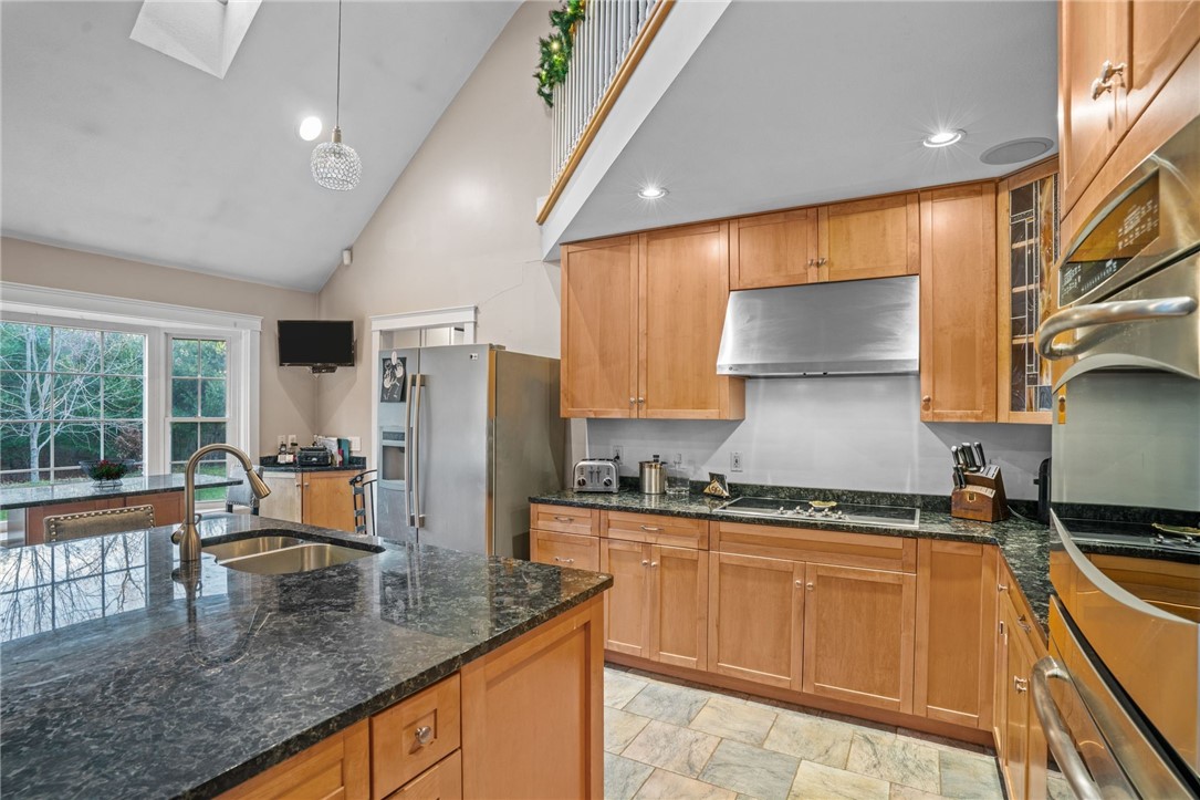 413 Hope Furnace Road Hope, RI 02831 - Photo 7 of 44