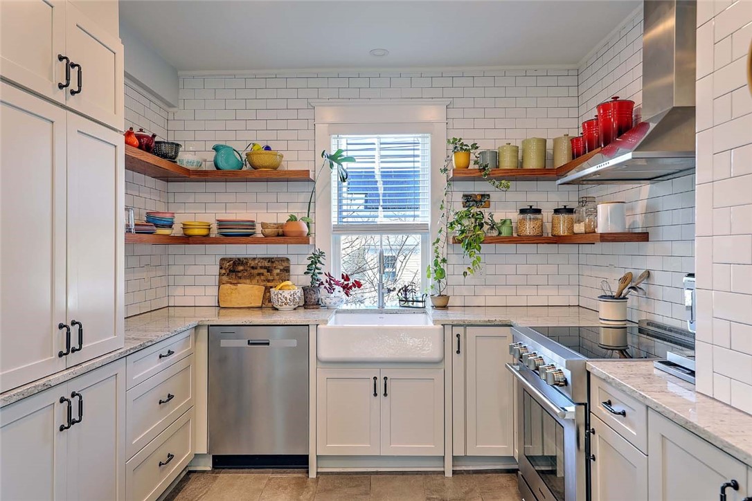 27 Sowamsett Avenue Warren, RI 02885 - Photo 14 of 50