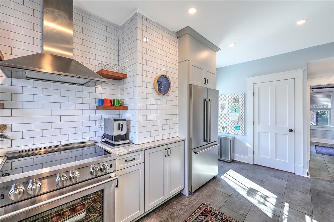 27 Sowamsett Avenue Warren, RI 02885 - Photo 16 of 50