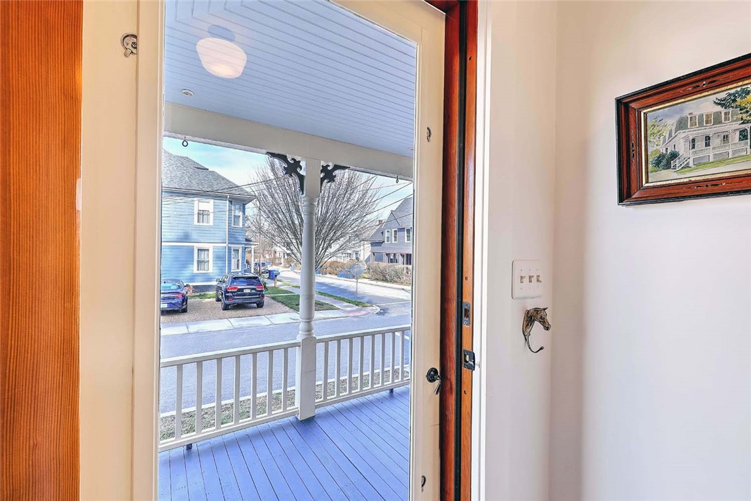 27 Sowamsett Avenue Warren, RI 02885 - Photo 7 of 50