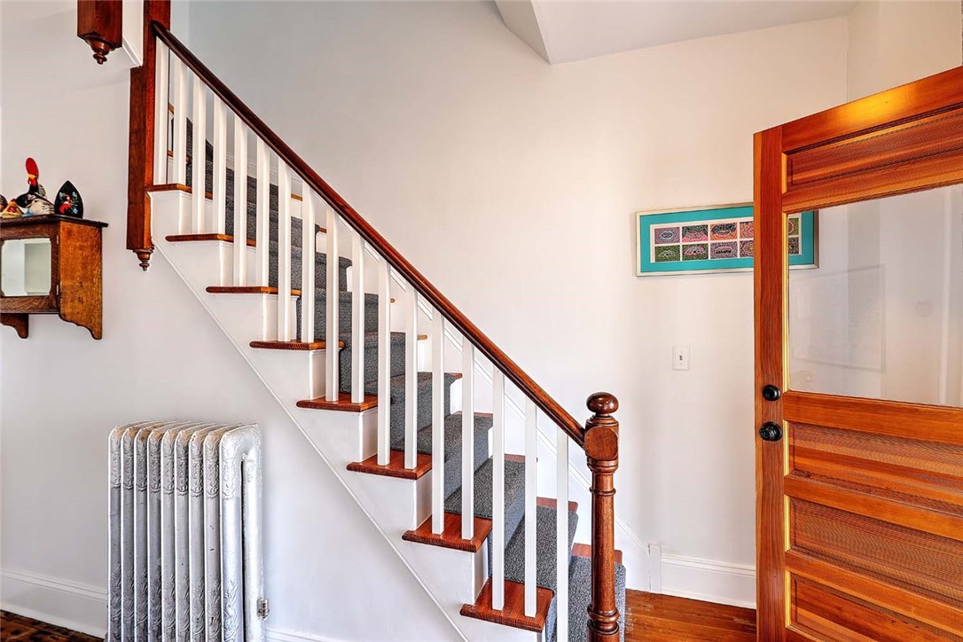 27 Sowamsett Avenue Warren, RI 02885 - Photo 9 of 50