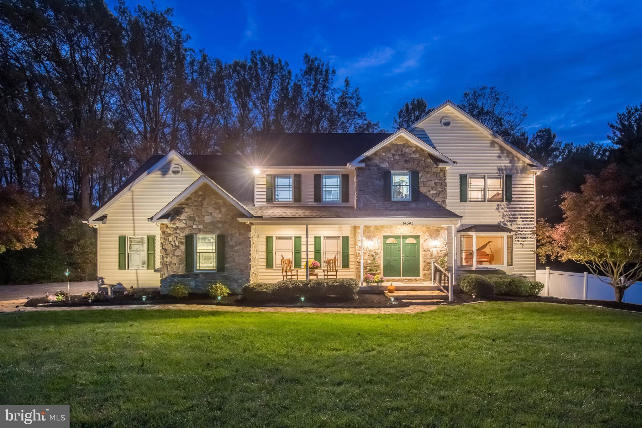 Located on Private Lane w/7 other homes