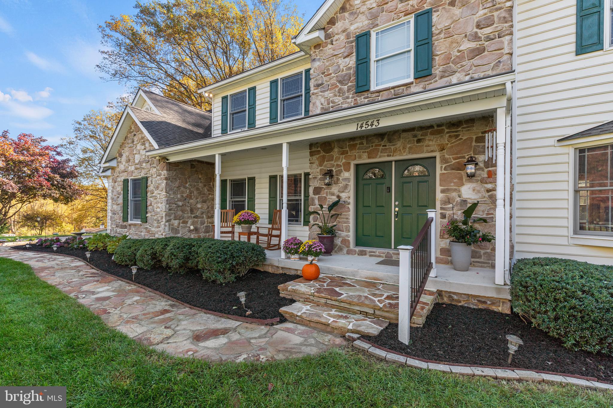 14543 Manor Road Phoenix, MD 21131 - Photo 4 of 75 30 x 6 front porch