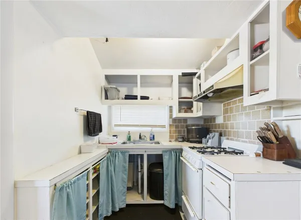 $599,900 | 6640 State Route 5, Bloomfield, NY 14469