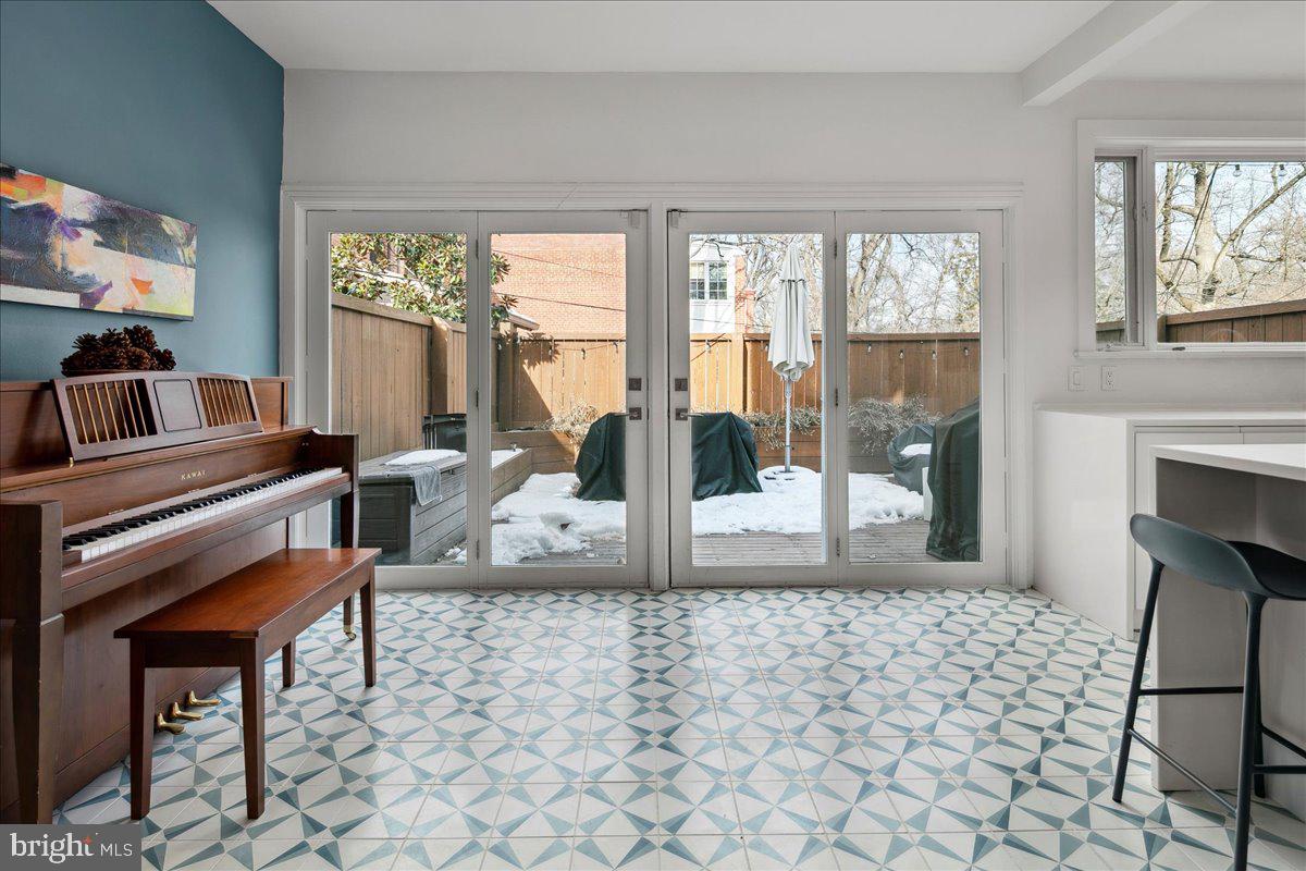 2017 Klingle Road Northwest Washington, DC 20010 - Photo 18 of 50