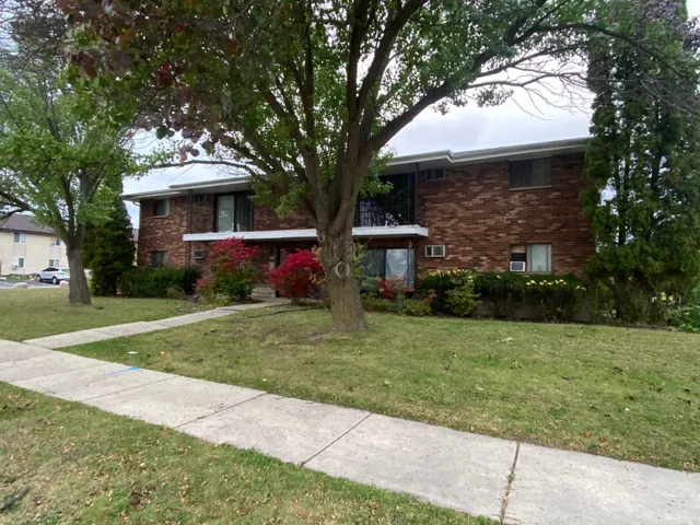 $739,900 | 9015 North 96th Street, Milwaukee, WI 53224