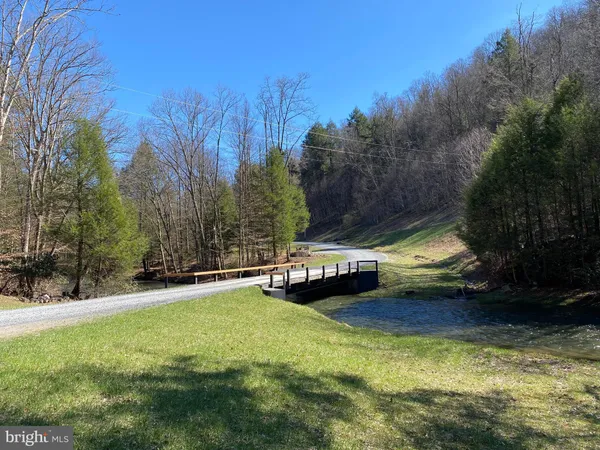 $218,500 | 53 Riverstone Landing, Unit 121, Bruceton Mills, WV 26525