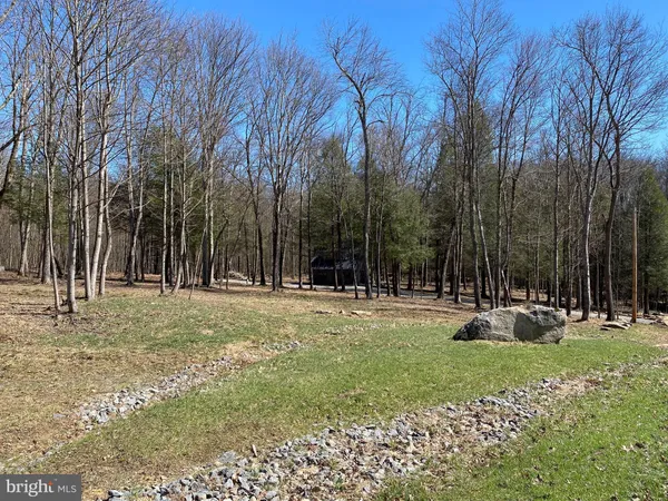 $218,500 | 53 Riverstone Landing, Unit 121, Bruceton Mills, WV 26525