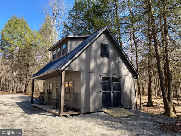 $218,500 | 53 Riverstone Landing, Unit 121, Bruceton Mills, WV 26525