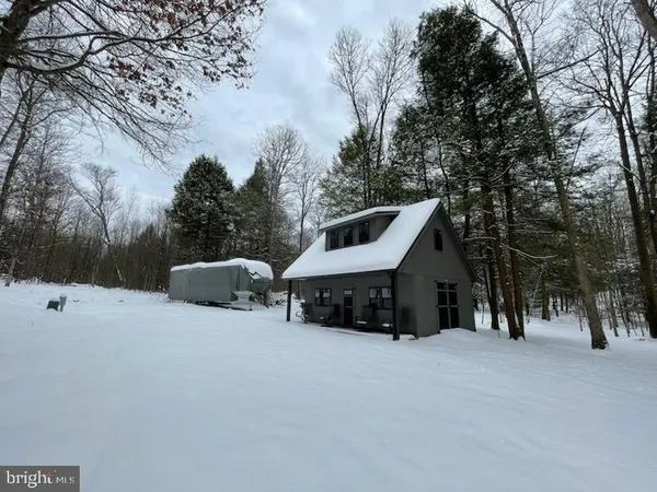 $218,500 | 53 Riverstone Landing, Unit 121, Bruceton Mills, WV 26525