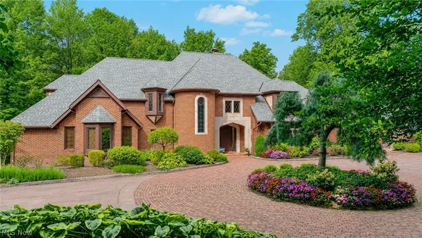 $2,600,000 | 38025 Fairmount Boulevard, Chagrin Falls, OH 44022