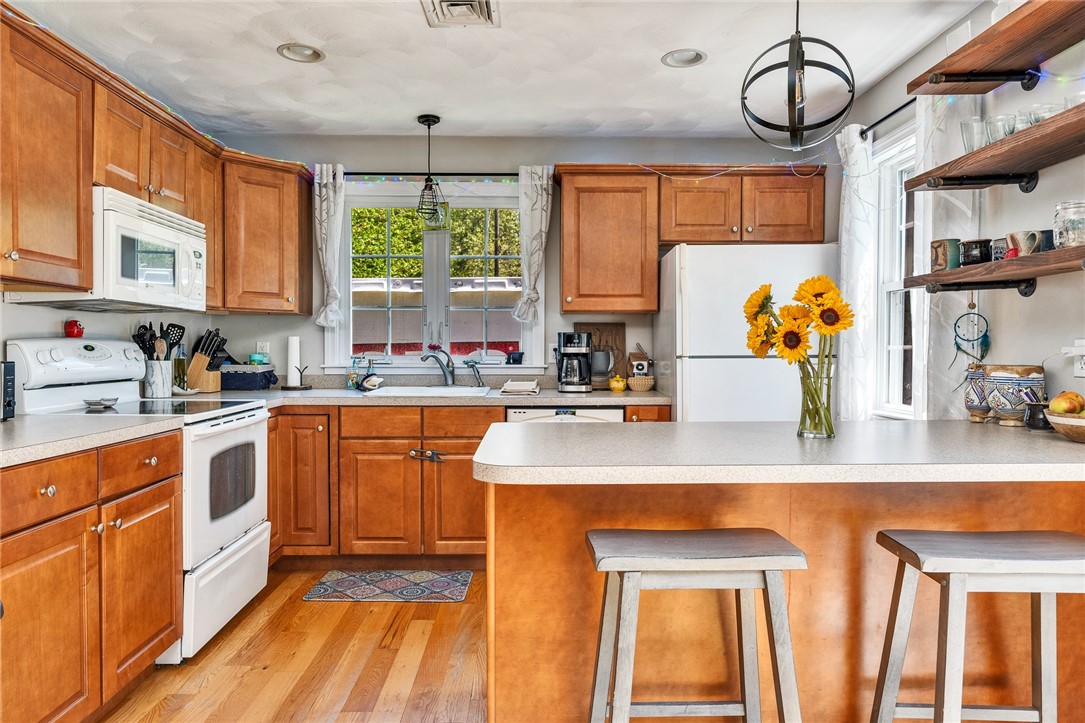 393 Slocum Road Exeter, RI 02874 - Photo 5 of 29