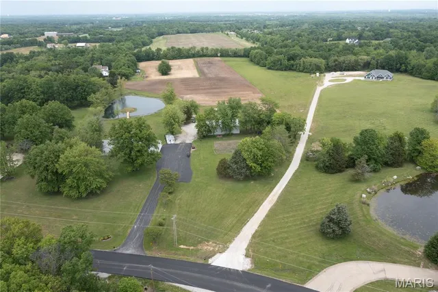 $1,199,000 | 4075 Hwy D, Defiance, MO 63341