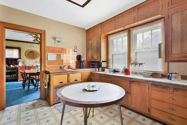 $169,900 | 1107 Columbus Street, Manitowoc, WI 54220