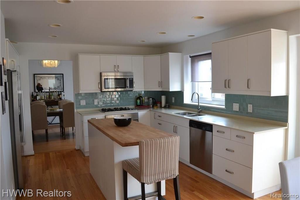 628 Seabrook Drive Rochester Hills, MI 48307 - Photo 7 of 25