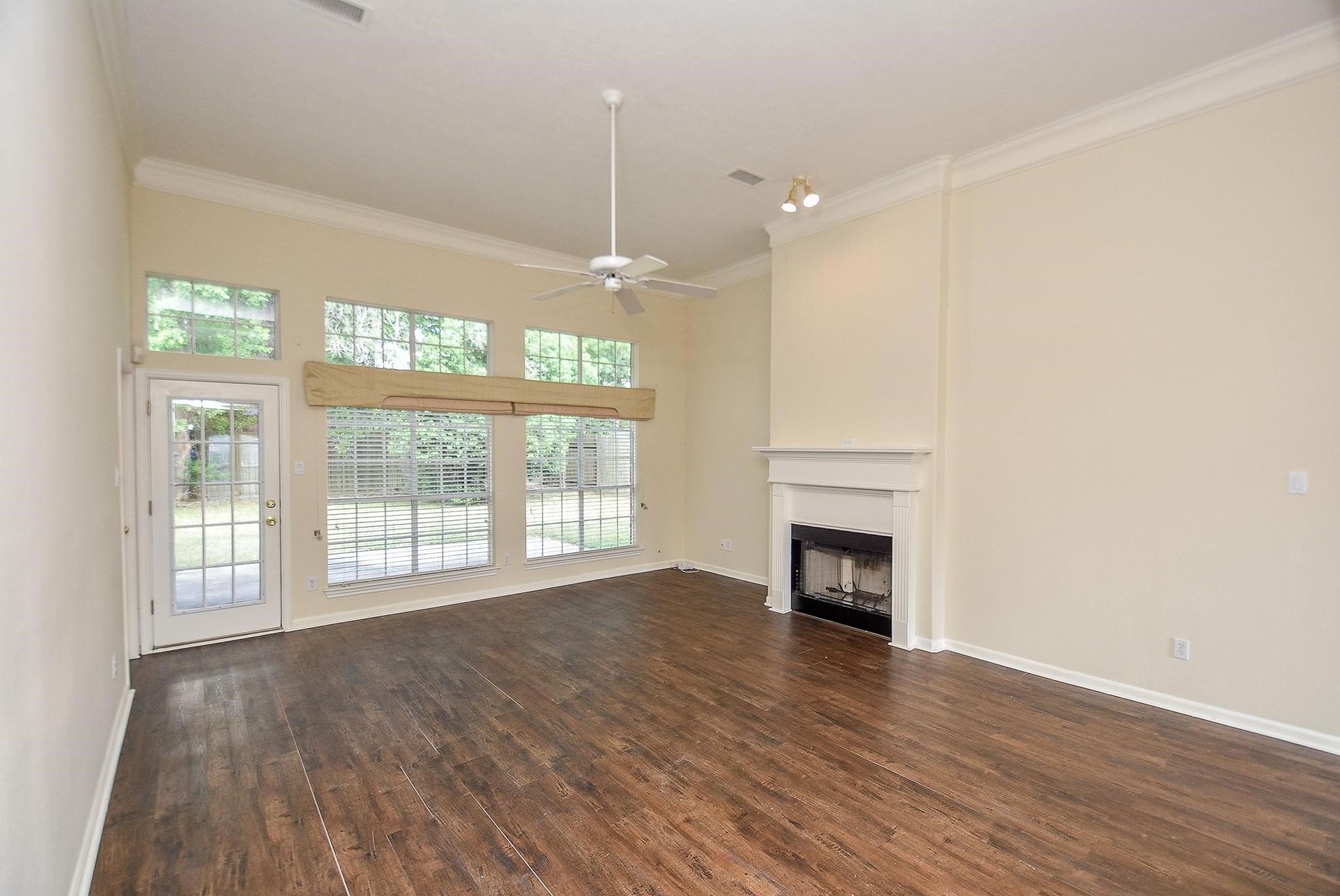 21807 Windsor Castle Drive Spring, TX 77388 - Photo 5 of 32