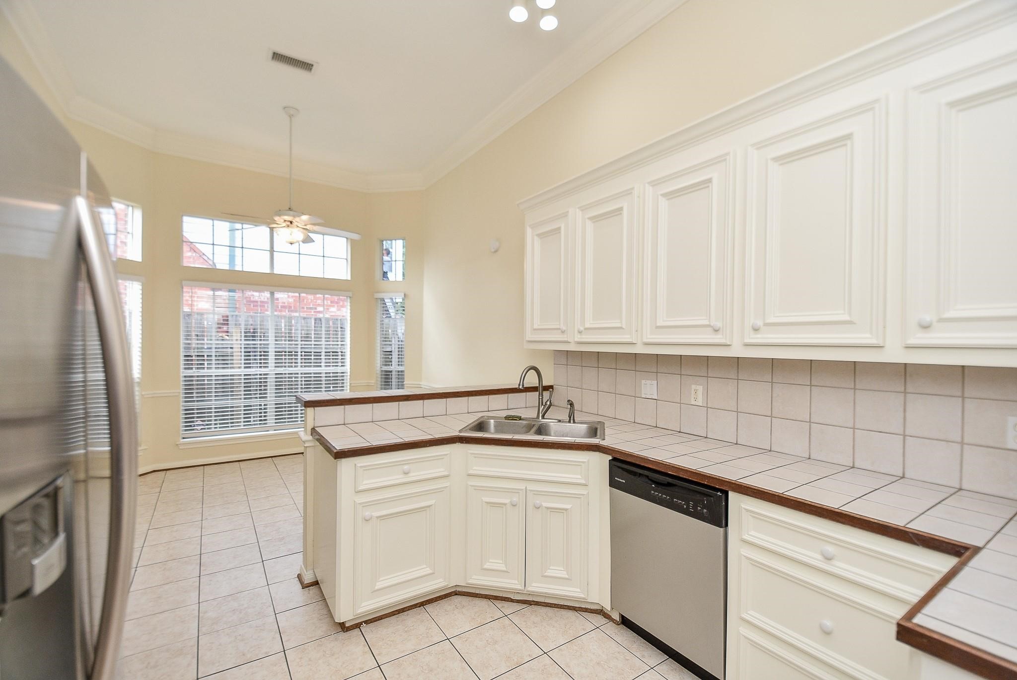 21807 Windsor Castle Drive Spring, TX 77388 - Photo 7 of 32